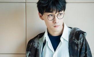 娱乐圈帅哥吃瓜图片高清,高清瓜图揭秘明星私享时光